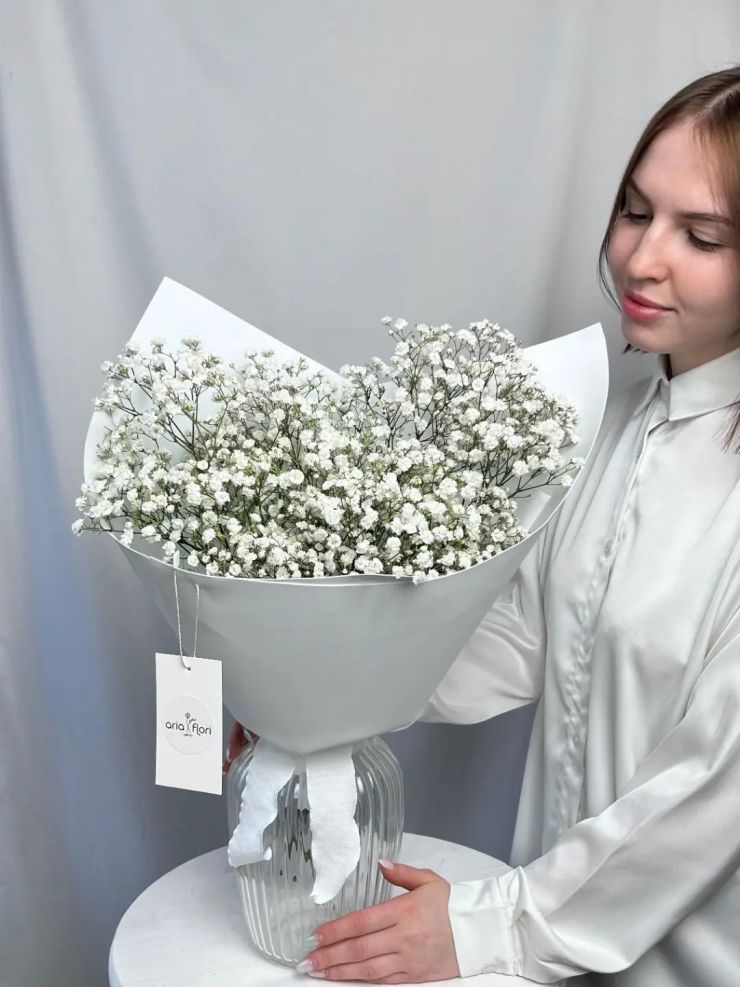 Букет «Лёгкость момента» с доставкой в Сургуте