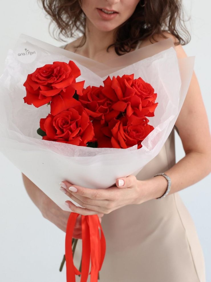 Сортовая роза Nina (5 шт.) с доставкой в Сургуте